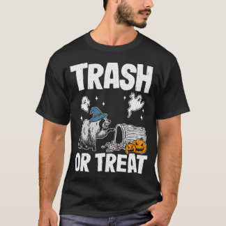 Prullenbak of behandelen wasbeer Halloween T-shirt