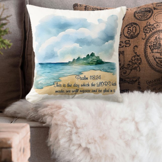 Psalm 118 Day to Rejoice Cloudy Beach Scene Kussen (Psalm 118 Day to Rejoice Cloudy Beach Scene Throw Pillow)