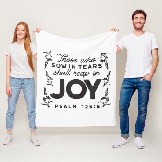 Psalm 126:5 Scripture Typography – Reap in Joy Fleece Deken (In situ)