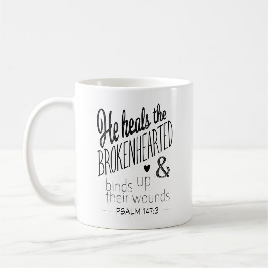 Psalm 147:3 Hij hoort de gebroken haren Koffiemok (Links)