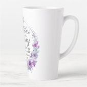 Psalm 23:6 Inspirerend Bijbelvers Paarse Bloemen Latte Mok (Rechts)