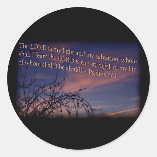 Psalm 27:1 bij de zwarte rand van de dageraad ronde sticker (Voorkant)
