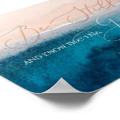 Psalm 46 10, ben nog steeds luchtstrand, diepblauw poster (Hoek)