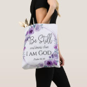 Psalm 46:10 Wees stil en ken Paarse Bloemen Tote Bag (Dichtbij)