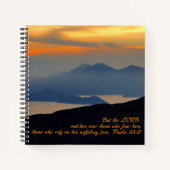 Psalms 33:18 Inspirerend Notitieboek (Voorkant)