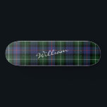 Pset Paars Green Tartan McKenzie Persoonlijk Persoonlijk Skateboard<br><div class="desc">Voeg een klassieke en traditionele aanraking toe met deze gelaagde Clan MacKenzie tartan groene paarse zwarte checkskateboard. Maakt een groot geschenk of een traktatie voor jezelf. Pas het aan met je nieuwste decor dit seizoen. Contacteer de ontwerper wanneer als u van dit gewijzigde of toegevoegde ontwerp aan een verschillend product...</div>