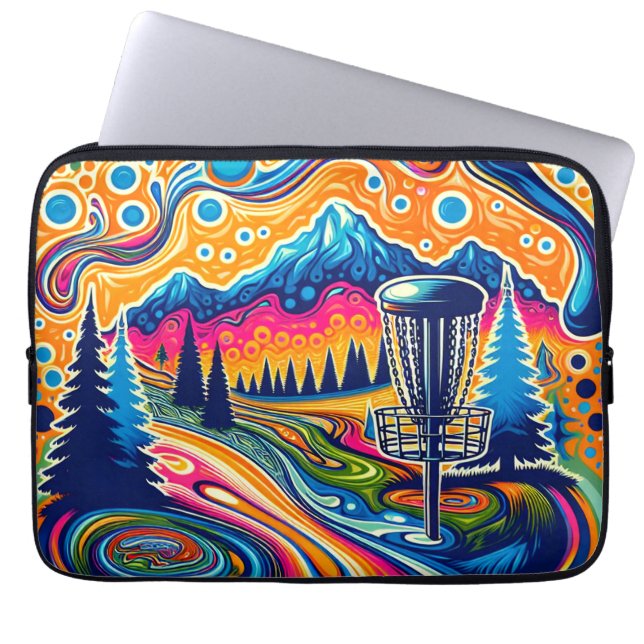 Psychedelic Disc Golfbaan in de bergen Laptop Sleeve (Voorkant)