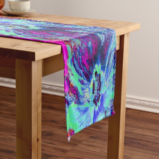 Psychedelic Retro Green en Blue Hibiscus Flower Korte Tafelloper (Voorbeeld)