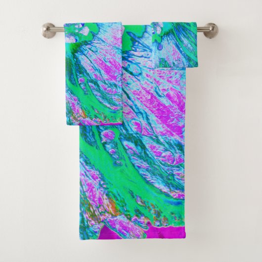 Psychedelic Retro Green en Hot Pink Hibiscus Bad Handdoek (Insitu)