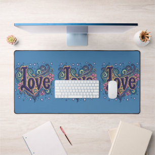 Psychedelische Boho Love Lettering met Bloemen Acc Bureaumat