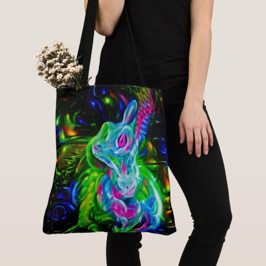 Psychedelische Konijnendraak in Neon Fantasy Tote Bag (Dichtbij)
