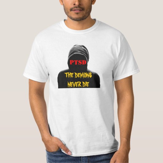 PTSS: DE DEMONEN STERVEN NOOIT T-SHIRT (Voorkant)