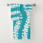 Puakenikeni op Turquoise Tropische badhanddoekset Bad Handdoek (Insitu)