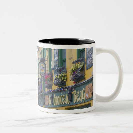 Pub, Dingle, Dingle Peninsula, County Kerry Tweekleurige Koffiemok (Rechts)