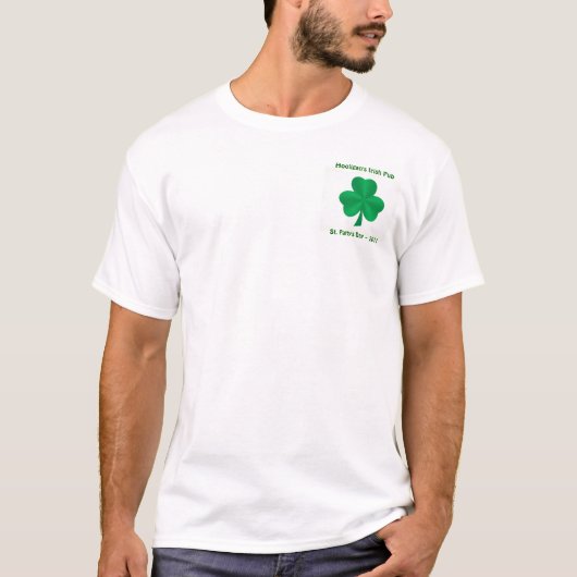 Pub Style Irish Shamrock Staff Logo T-Shirt (Voorkant)