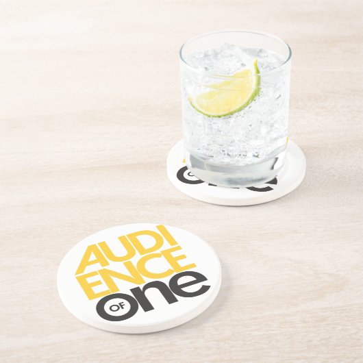 Publiek van één zandsteen onderzetter (Zijkant)