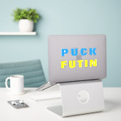 Puck Futin Sticker Oekraïense vlag steunt Oekraïne (Laptop op bureau)