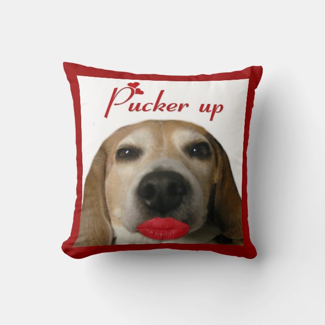 Pucker up Beagle Pillow Kussen (Voorkant)