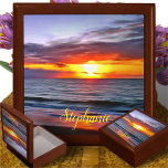 Puerto Sunset 1739 Sieraden Keepsake Box Cadeaudoosje<br><div class="desc">Schilderij "Puerto Sunset 1739" Collectie Houd uw waardevolle spullen in deze prachtige aandenken doos. Gemaakt van gelakt hout, komt de juwelendoos in gouden eik, ebbenachtig zwart, smaragdgroen, en rode mahonie. Zacht vilt beschermt je sieraden en andere verzamelobjecten. Personaliseer op de productpagina of klik op de knop "Aanpassen" voor meer ontwerpopties....</div>