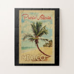 Puerto Vallarta Palm Tree Vintage Travel Legpuzzel<br><div class="desc">Een unieke retro middeleeuwse moderne Puerto Vallarta Mexico-kunst in de klassieke stijl van het poster. Het bevat een gebogen palmboom op zandige stranden met oceaan onder een blauwe troebele hemel.</div>