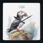 Puffin op een Rock Waterverf, op maat Vierkante Klok<br><div class="desc">Breng een vleugje rust en kunstzinnigheid naar uw huis of kantoor met deze prachtige waterverf papegaaiduiker wandklok. Het minimalistische ontwerp is voorzien van de elegante papegaaiduiker op een rots, met een zachte waterverf stijl die het een ideaal decor maakt voor elke kamer. Dit unieke uurwerk dient als zowel een functionele...</div>