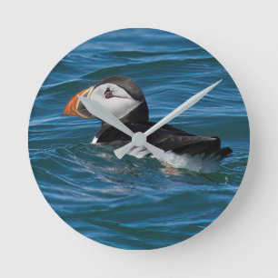 Puffin op zee faux canvas met acrylafdruksleutel ronde klok