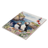 Puffin vogels aan de kust met vuurtoren tegeltje (Zijkant)