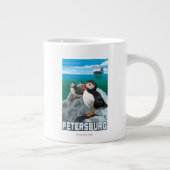 Puffins & Cruise Ship - Petersburg, Alaska Grote Koffiekop (Rechts)
