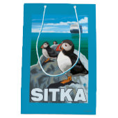 Puffins & Cruise Ship - Sitka, Alaska Medium Cadeauzakje (Achterkant)