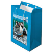 Puffins & Cruise Ship - Skagway, Alaska Medium Cadeauzakje (Achterkant Gekanteld)