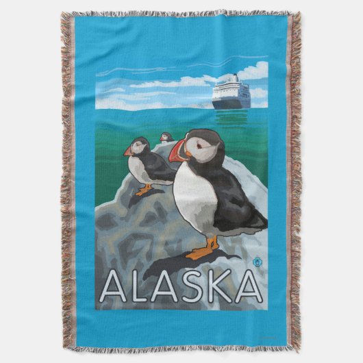 Puffins kijken naar een cruiseschip deken (Voorkant Verticaal)