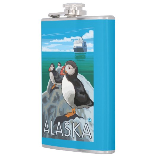 Puffins kijken naar een cruiseschip heupfles (Links)