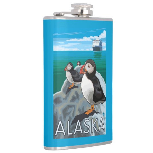 Puffins kijken naar een cruiseschip heupfles (Rechts)