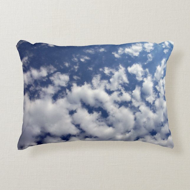 Puffy Clouds on Blue Sky Decoratief Kussen (Voorkant)