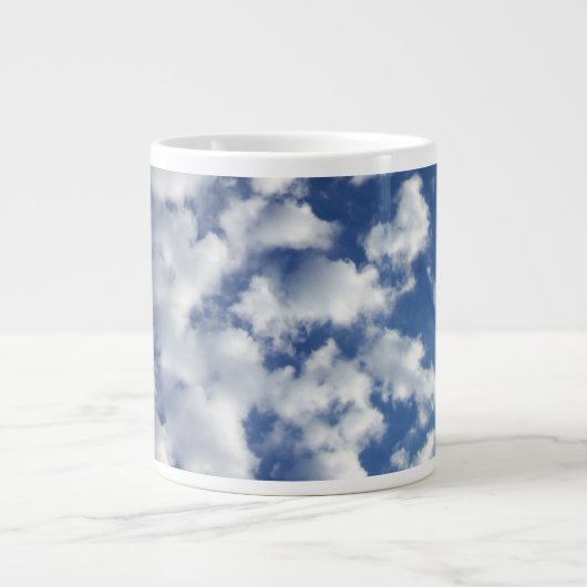 Puffy Clouds on Blue Sky Grote Koffiekop (Voorkant)