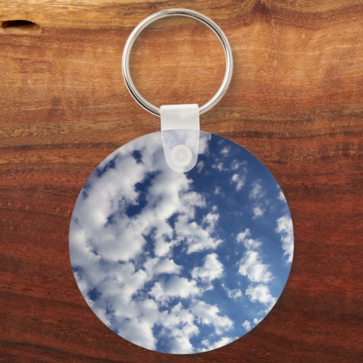 Puffy Clouds on Blue Sky Sleutelhanger (Voorkant)