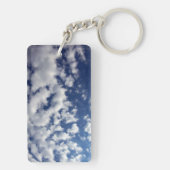 Puffy Clouds on Blue Sky Sleutelhanger (achterkant)