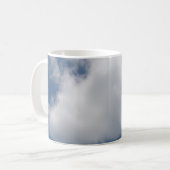 Puffy Cumulus Clouds in Blue Sky Koffiemok (Voorkant links)