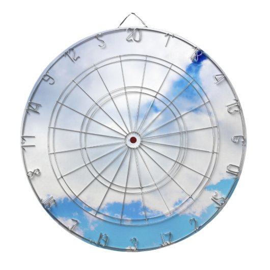 Puffy White Clouds en Blue Sky Dartbord (Voorkant)