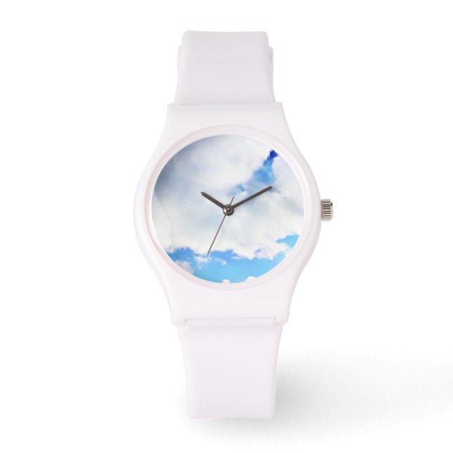 Puffy White Clouds en Blue Sky Horloge (Voorkant)