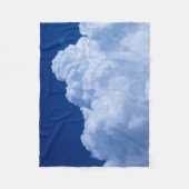 Puffy wolken in de blauwe lucht fleece deken (Voorkant)