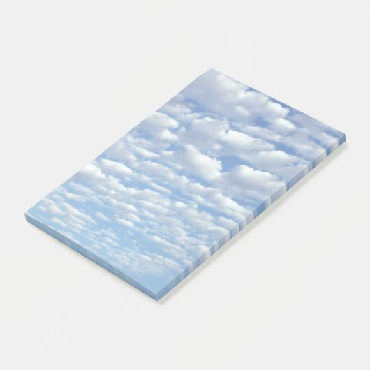 Puffy Wolken op Mooie Blauwe Hemel Post-it® Notes (Schuin)