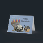 Pug Chanukah Kaart Menorah Dreidel<br><div class="desc">Het herdenken van familie en vrienden tijdens het Chanoekaseizoen is een prachtige manier om contact te houden met de mensen waar je van houdt en waar je om geeft. Ik heb met liefde en zorg een Chanoekaartje voor honden gemaakt en ik ben er zeker van dat iedereen die van honden...</div>