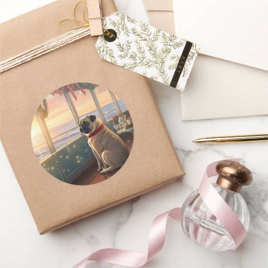 Pug Christmas Cruise: Pawsome Holiday Delight Ronde Sticker (Geschenken)