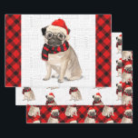 Pug Christmas Dog op Rood en Zwart Plaid Wrapping Inpakpapier Vel<br><div class="desc">Deze schattige pug dog is klaar voor de feestdagen met een wintersjaal en kerstmuts. Deze kersthond is gecombineerd met een geruite print in rood en zwart op deze set cadeauverpakking voor het hondenliefhebber.</div>