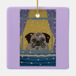 Pug die naar de sneeuw kijkt keramisch ornament