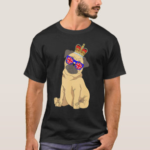Pug die zonnebril draagt en Crown England Vlag T-shirt