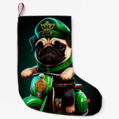Pug Dog Driving Bike St. Patrick's Day Kleine Kerstsok (Voorkant)