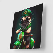 Pug Dog Driving Bike St. Patrick's Day Vierkante Klok (Hoek)