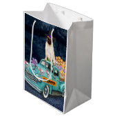 Pug Dog Halloween Truck Scary Night Medium Cadeauzakje (Voorkant Gekanteld)